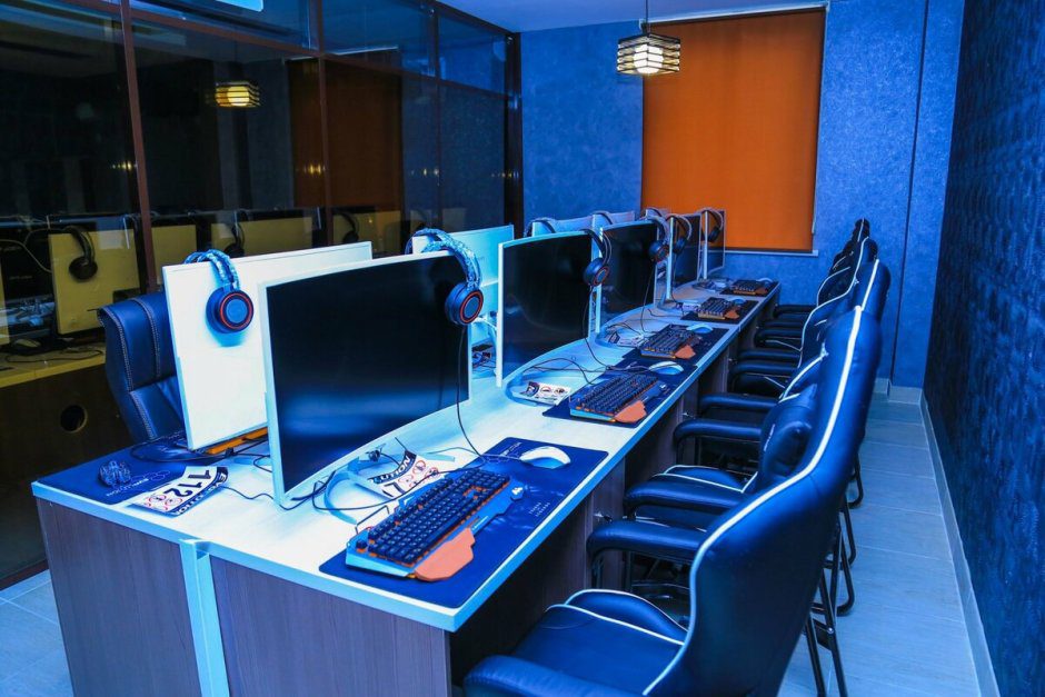 cyber cafe equipment